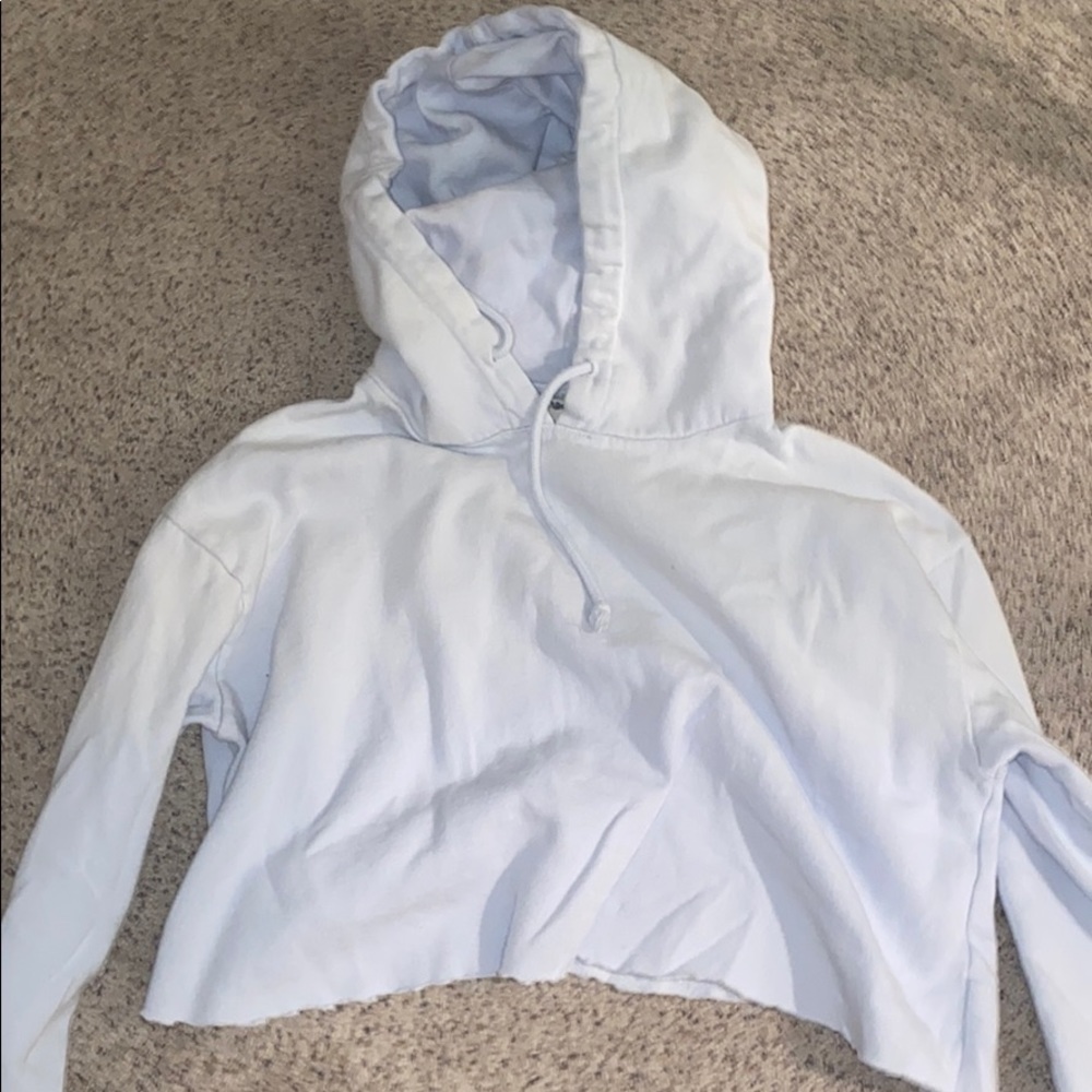 i’m selling this adorable cropped sweatshirt!!!